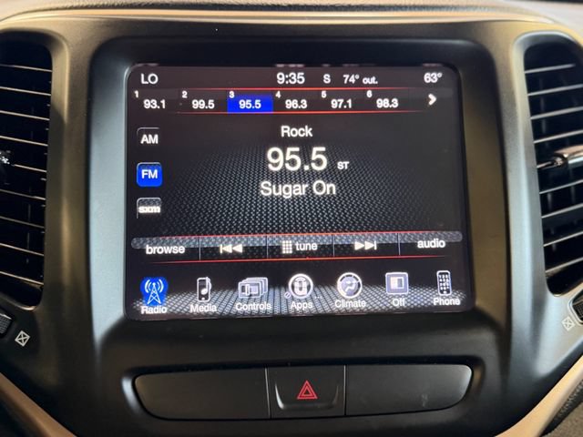 Used 2015 Jeep Cherokee Latitude w/ Comfort/Convenience Group AWD/4WD image 29