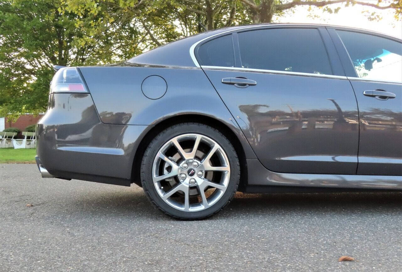 Used 2009 Pontiac G8 GXP RWD image 30
