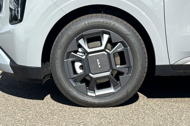 New 2027 Kia Carnival EX FWD image 36