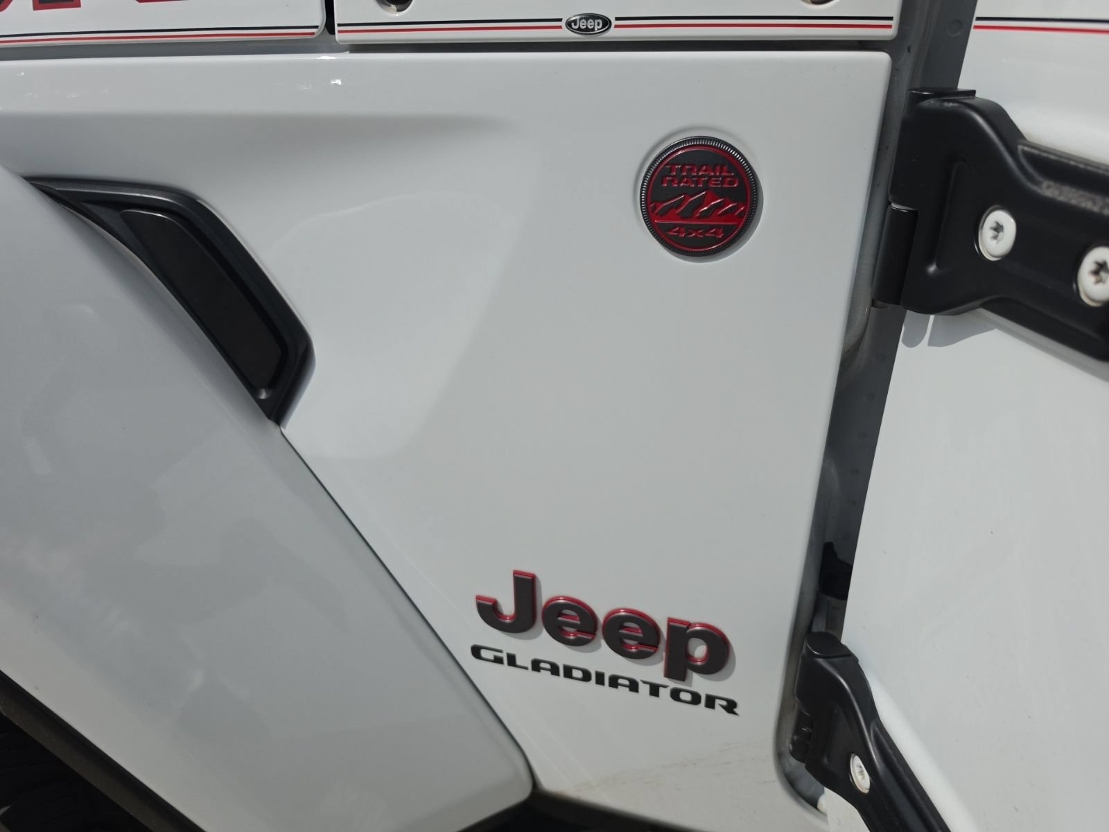 Used 2022 Jeep Gladiator Rubicon w/ Trailer Tow Package AWD/4WD image 11