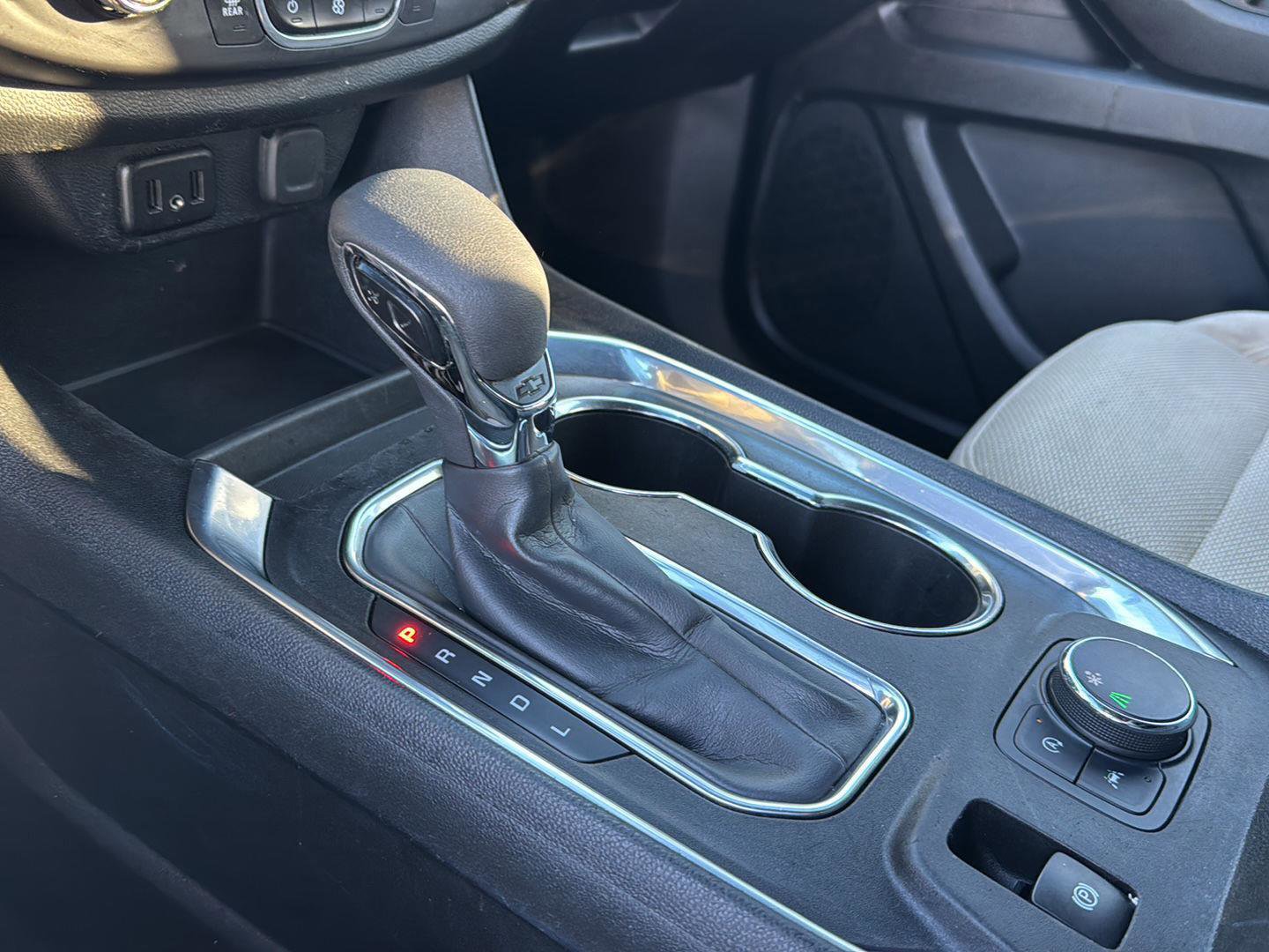 Used 2022 Chevrolet Traverse LS image 24