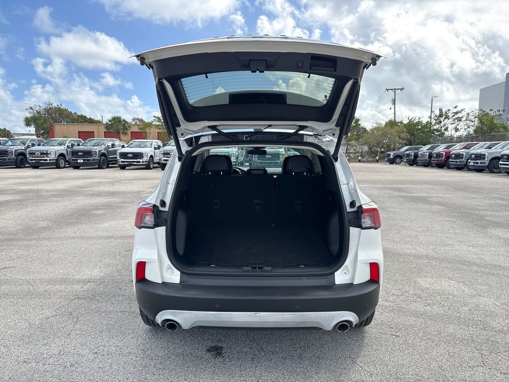 Certified 2022 Ford Escape Titanium w/ Titanium Premium Package image 29