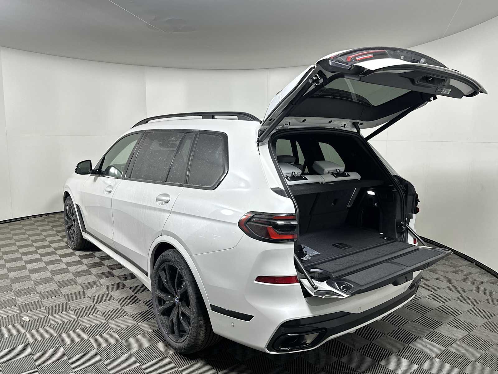 New 2026 BMW X7 xDrive40i w/ Executive Package image 21