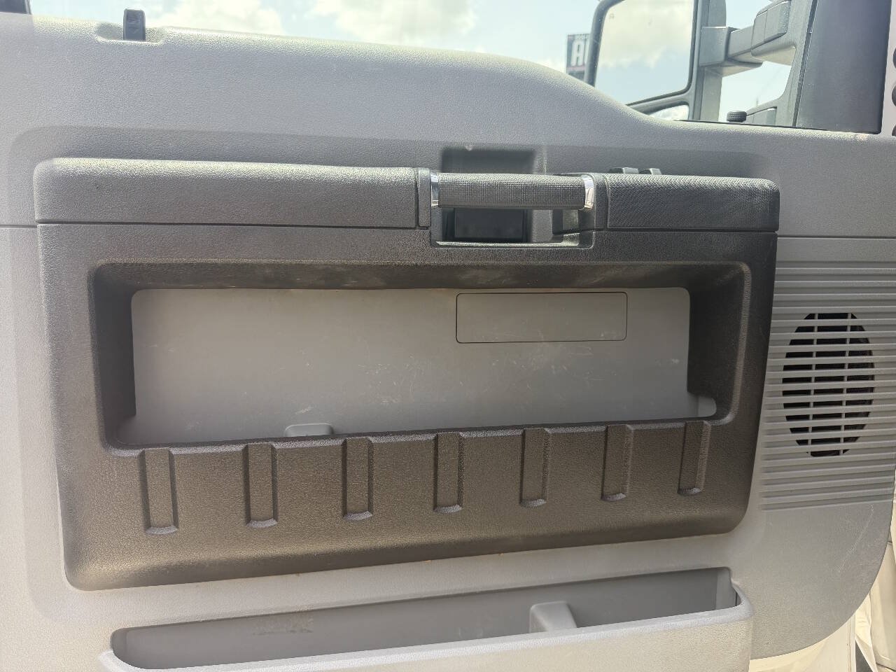 Used 2016 Ford F550 4x4 Crew Cab Super Duty image 13