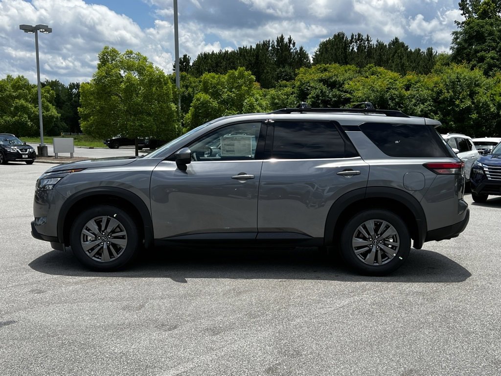 New 2025 Nissan Pathfinder SV image 3