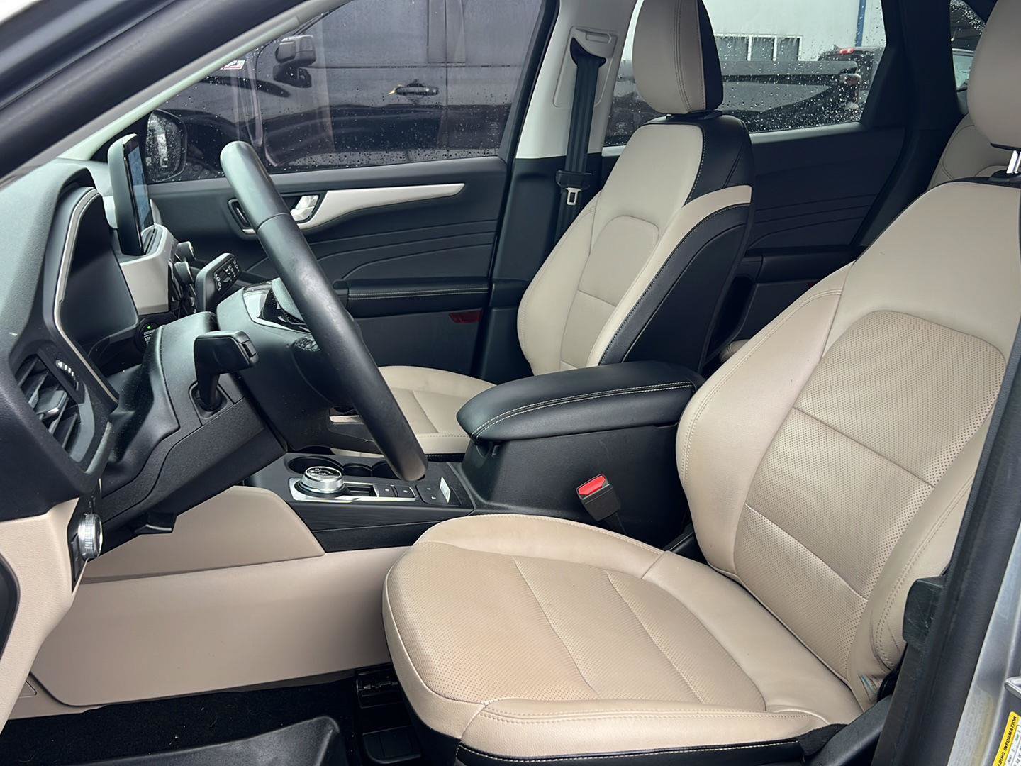 Used 2022 Ford Escape SEL FWD image 10