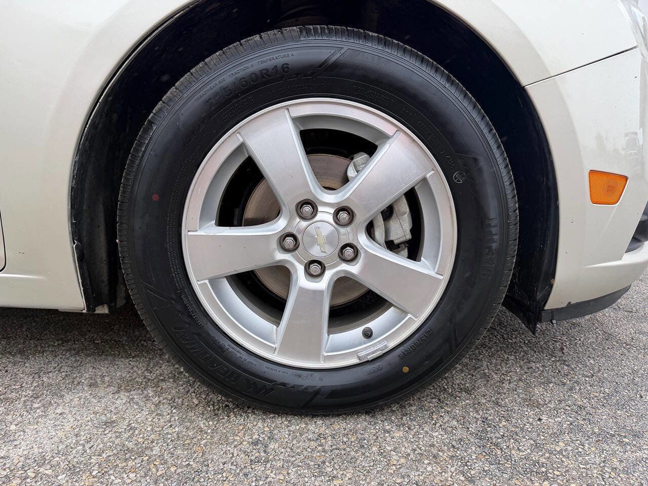 Used 2013 Chevrolet Cruze LT image 27