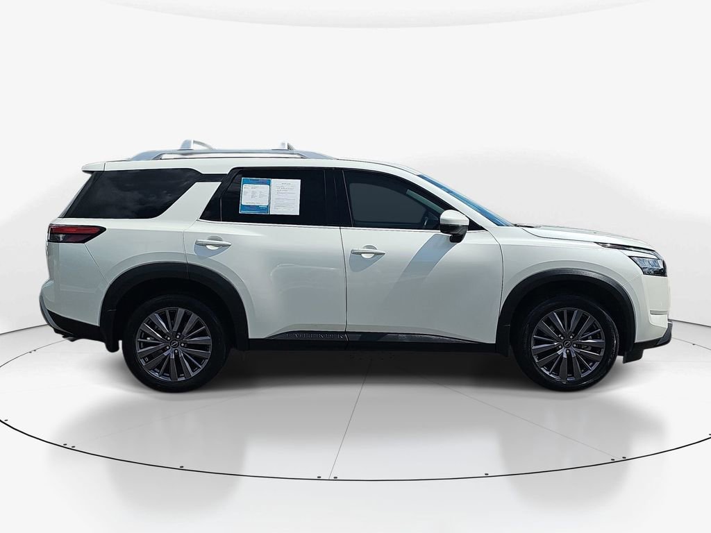 Used 2023 Nissan Pathfinder SL w/ SL Premium Package FWD image 5