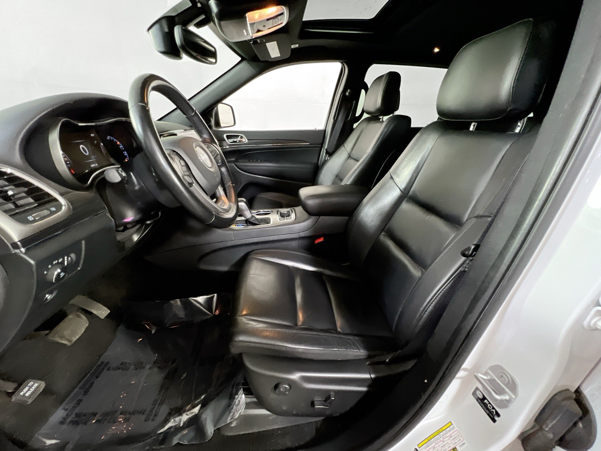 Used 2022 Jeep Grand Cherokee Limited AWD/4WD image 21