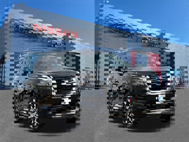 Used 2022 Nissan Pathfinder Platinum w/ Lighting Package (N93)