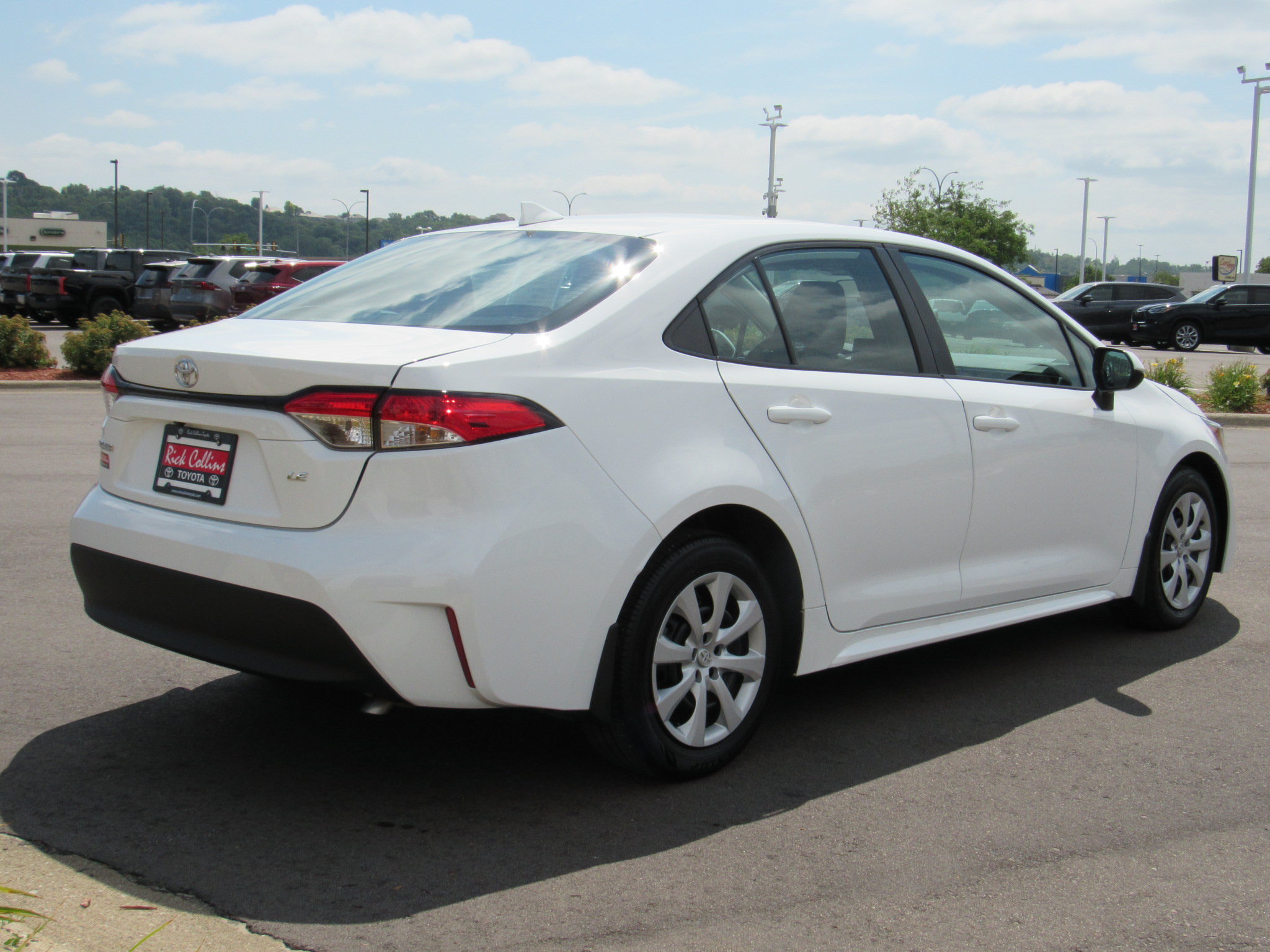 Used 2024 Toyota Corolla LE FWD image 6
