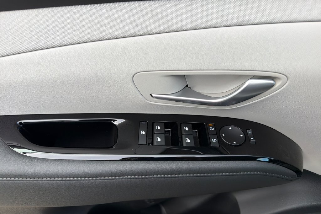 New 2026 Hyundai Tucson Limited AWD/4WD image 8