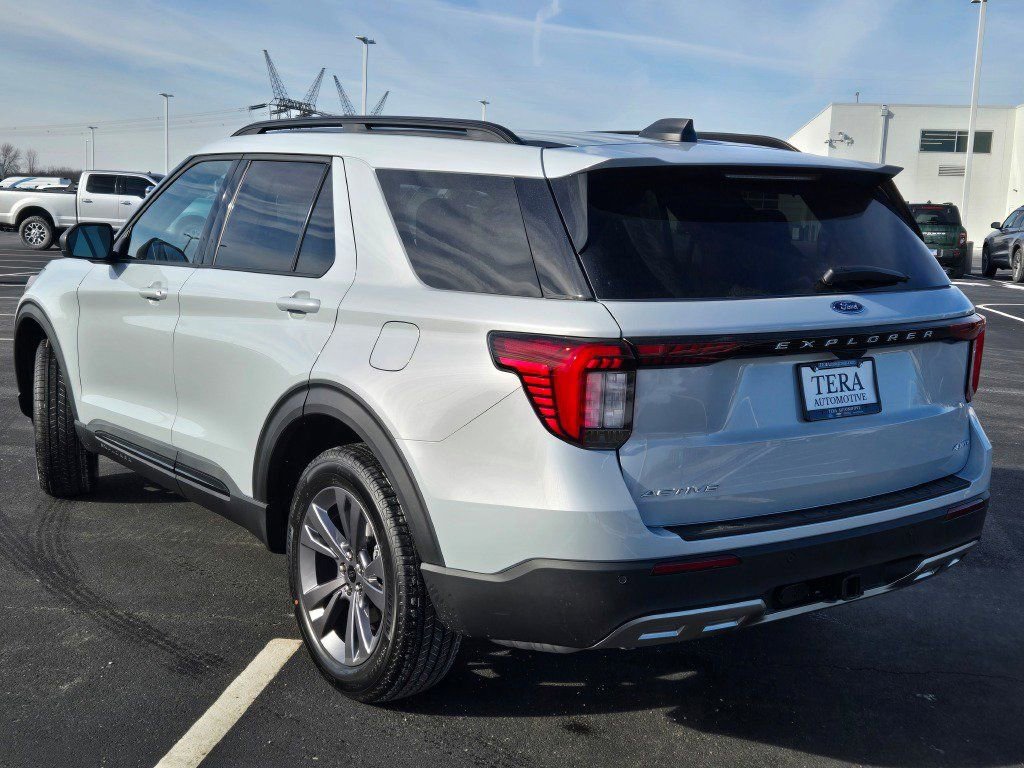New 2026 Ford Explorer Active w/ Active Comfort Package image 7