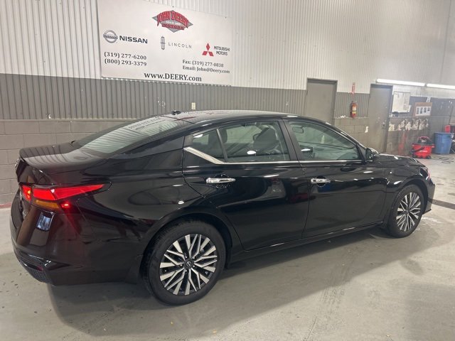 New 2025 Nissan Altima 2.5 SV image 3
