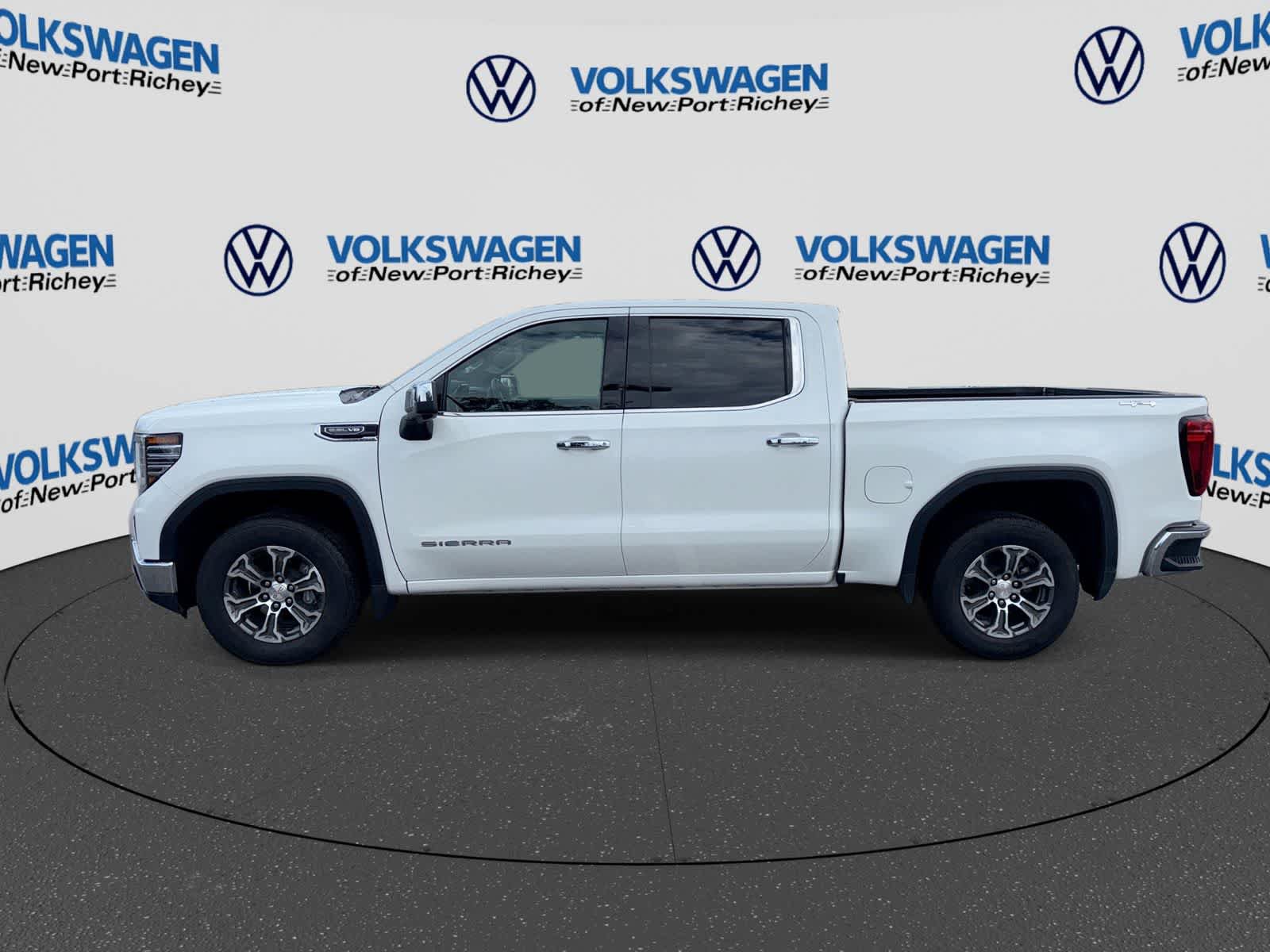 Used 2025 GMC Sierra 1500 SLT AWD/4WD image 11