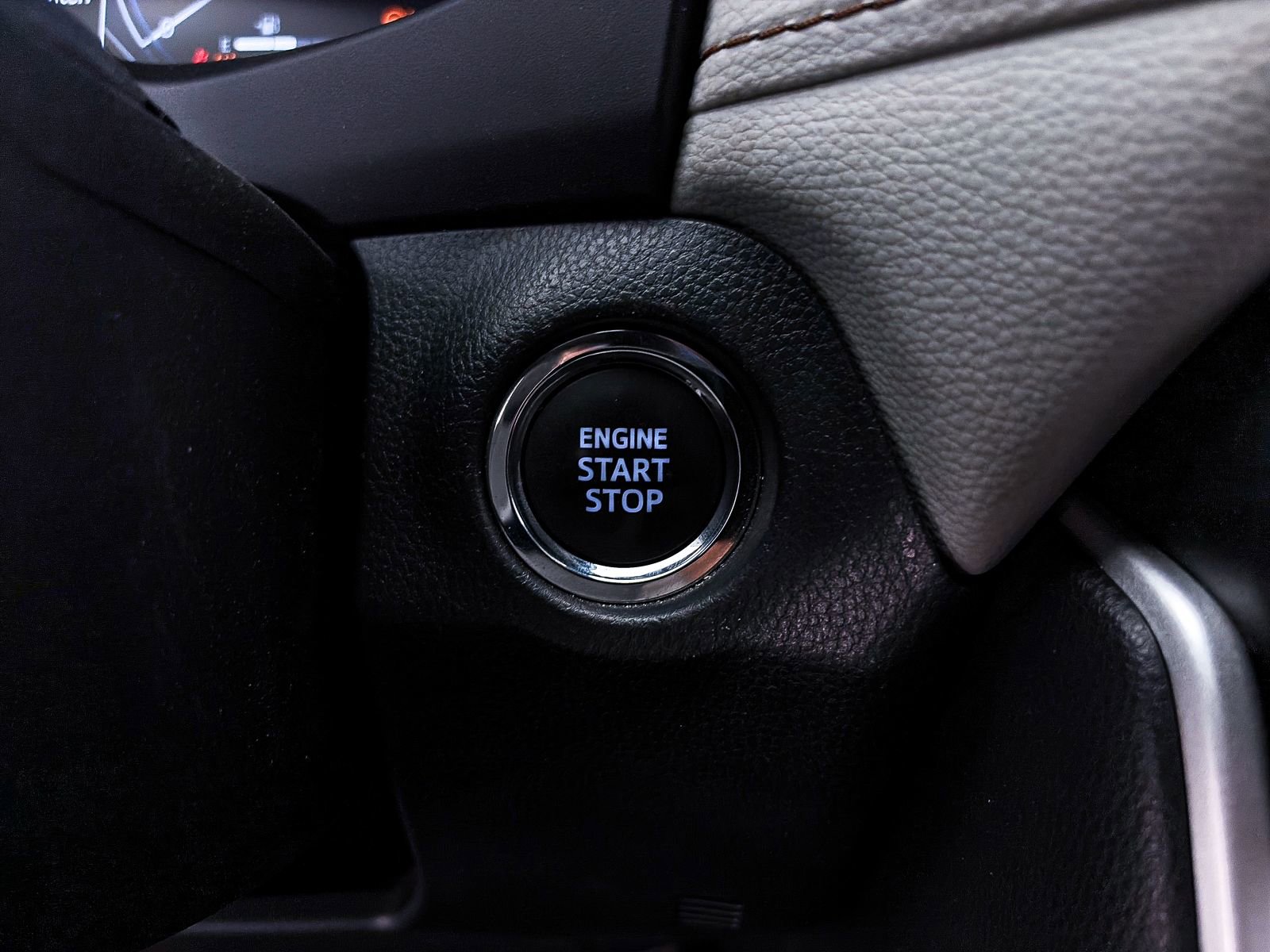 Used 2024 Toyota RAV4 Limited image 22