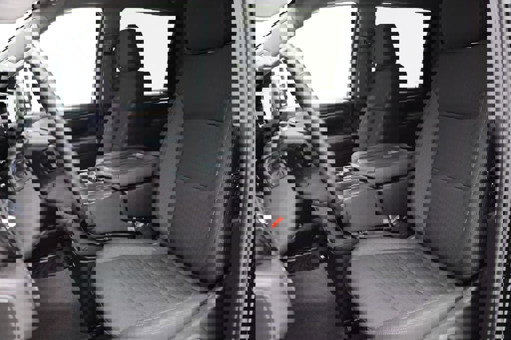 Used 2025 Chevrolet Silverado 2500 LT w/ Convenience Package image 11