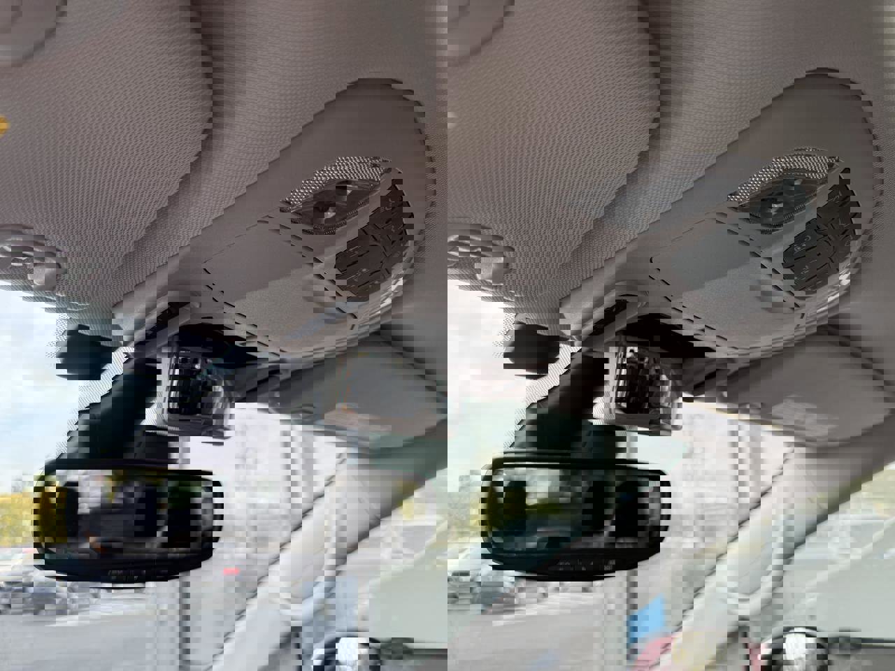 Used 2022 Chrysler Pacifica Limited w/ Uconnect Theater Family Group image 28