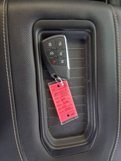 Used 2024 GMC Yukon SLT w/ SLT Luxury Package RWD image 21