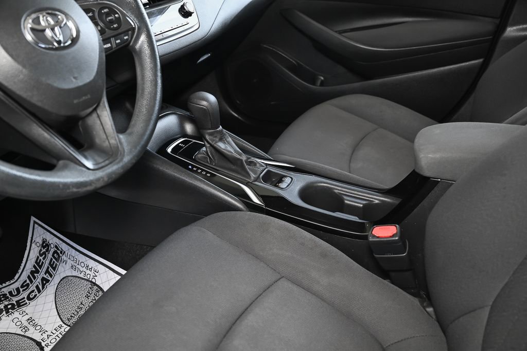 Used 2020 Toyota Corolla LE w/ Carpet Mat Package (TMS) FWD image 32