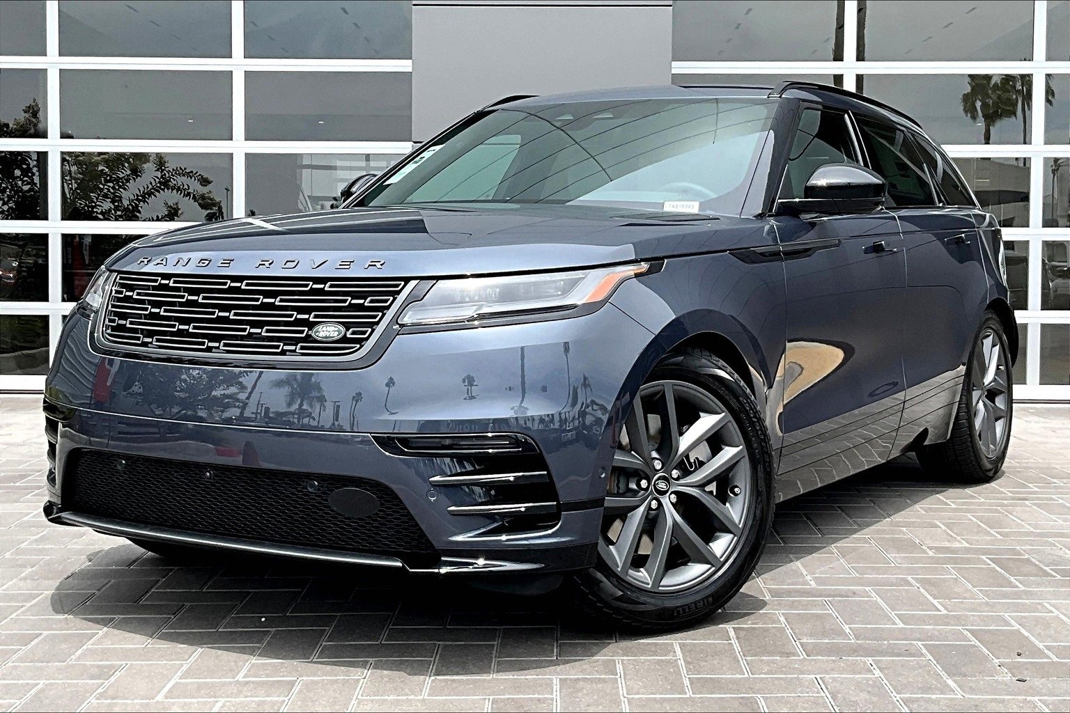 New 2026 Land Rover Range Rover Velar Dynamic SE