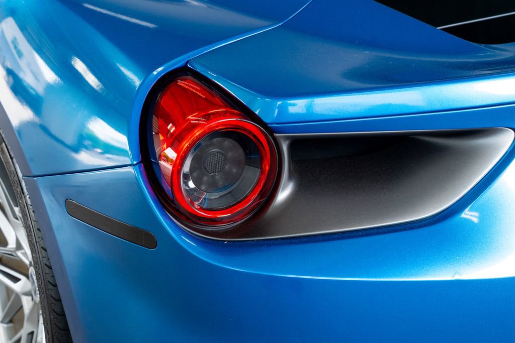 Used 2019 Ferrari 488 GTB image 26