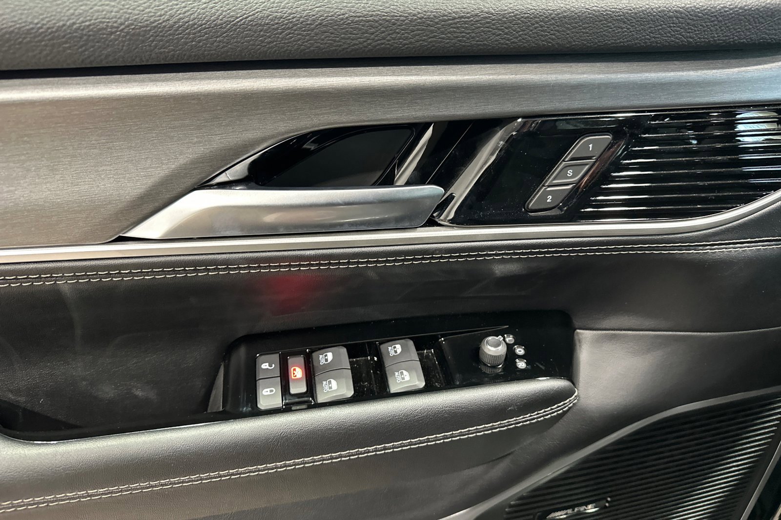 New 2025 Jeep Wagoneer 4WD image 12