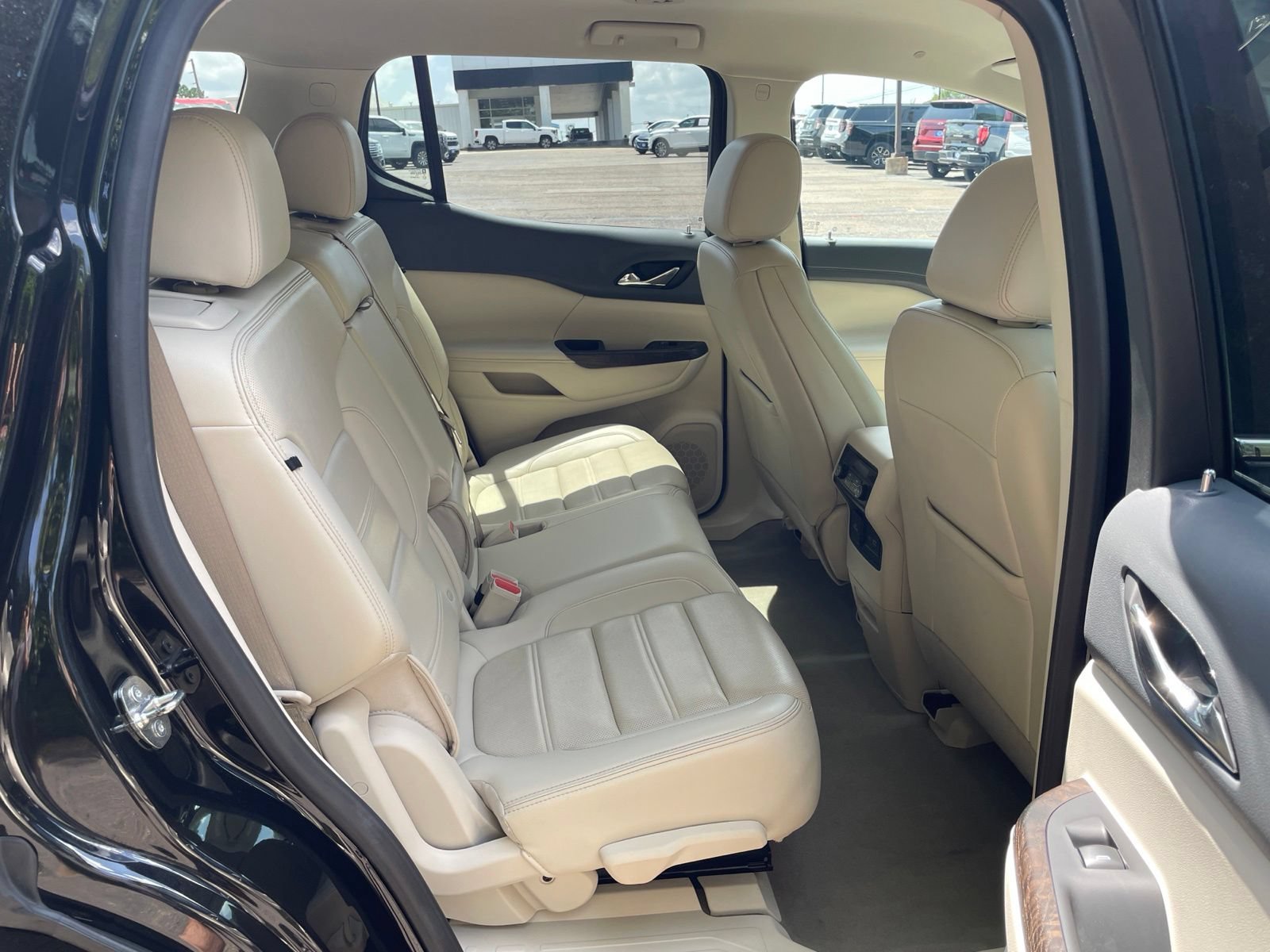 Used 2023 GMC Acadia Denali FWD image 37