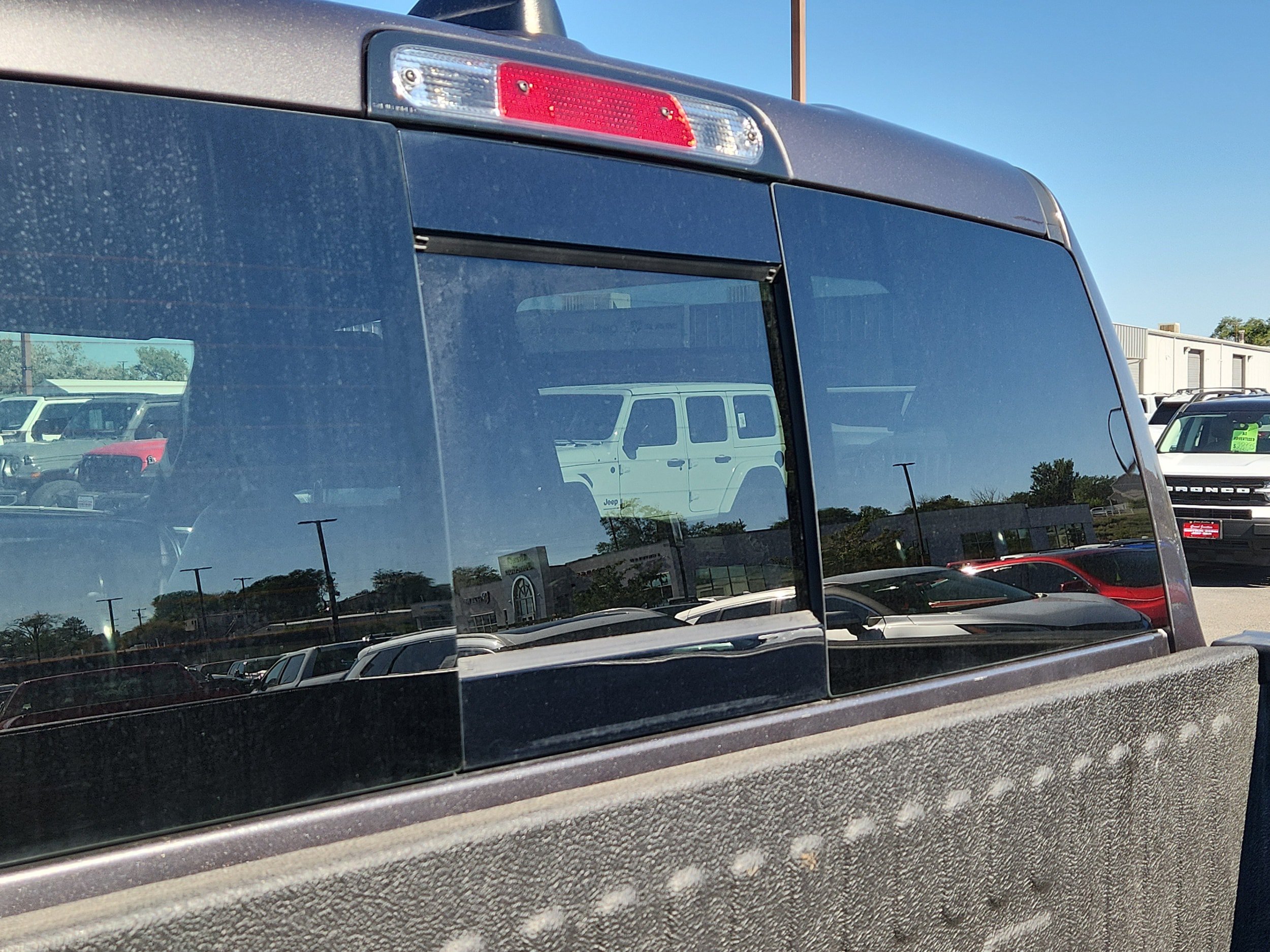 Used 2024 RAM 1500 Laramie AWD/4WD image 28