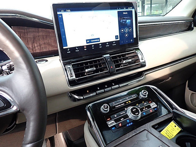 Certified 2024 Lincoln Navigator Premiere image 22