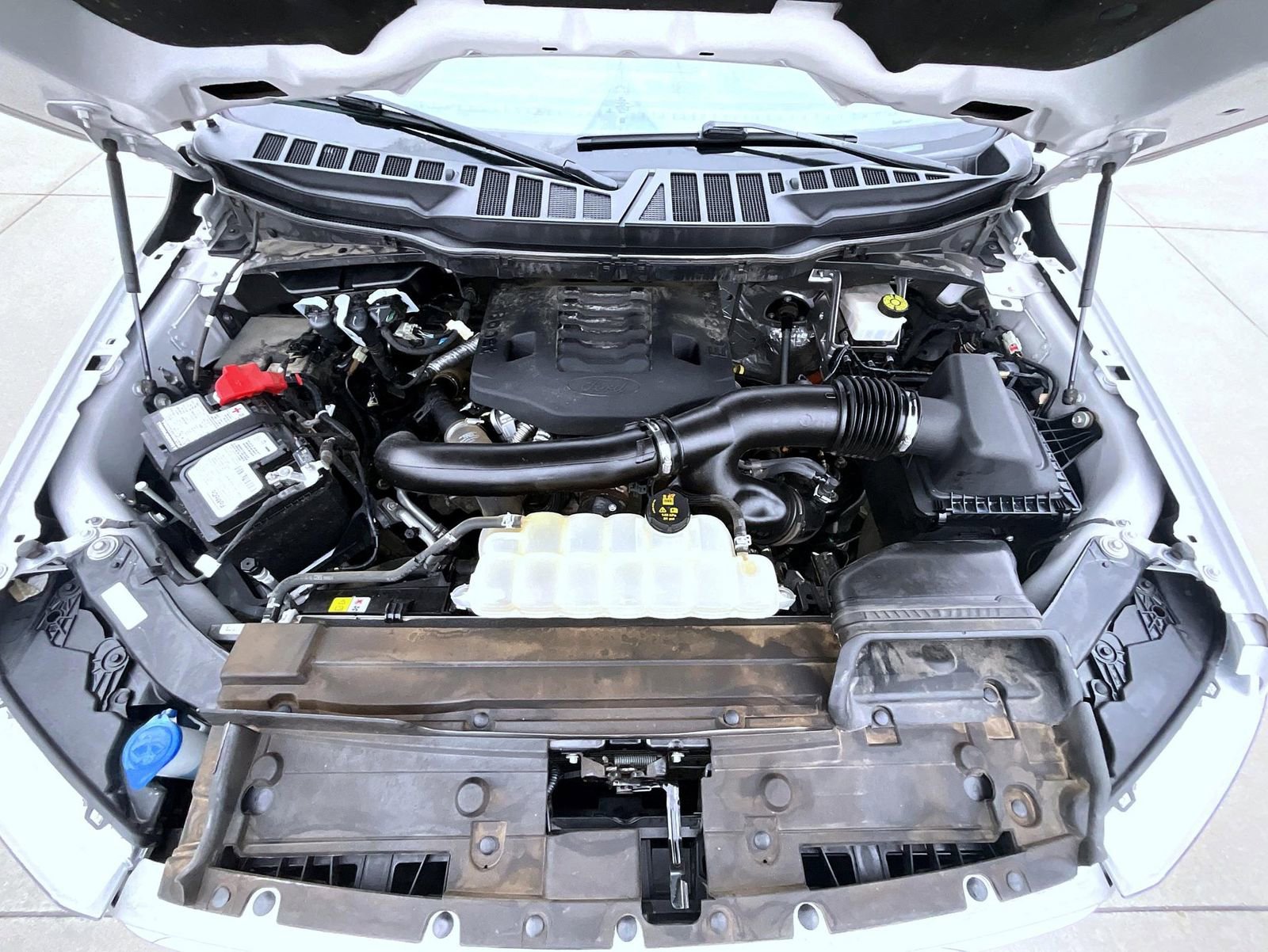 Used 2023 Ford F150 Lariat w/ Trailer Tow Package image 27