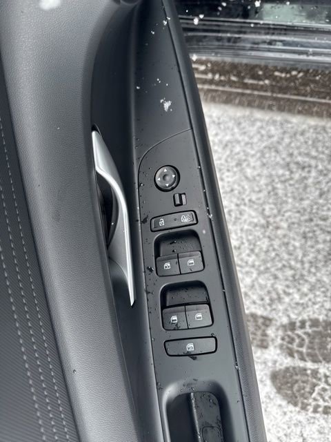 Used 2023 Hyundai Elantra SEL w/ Cargo Package image 8