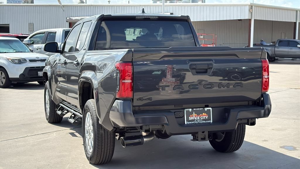 Used 2026 Toyota Tacoma SR5 AWD/4WD image 5