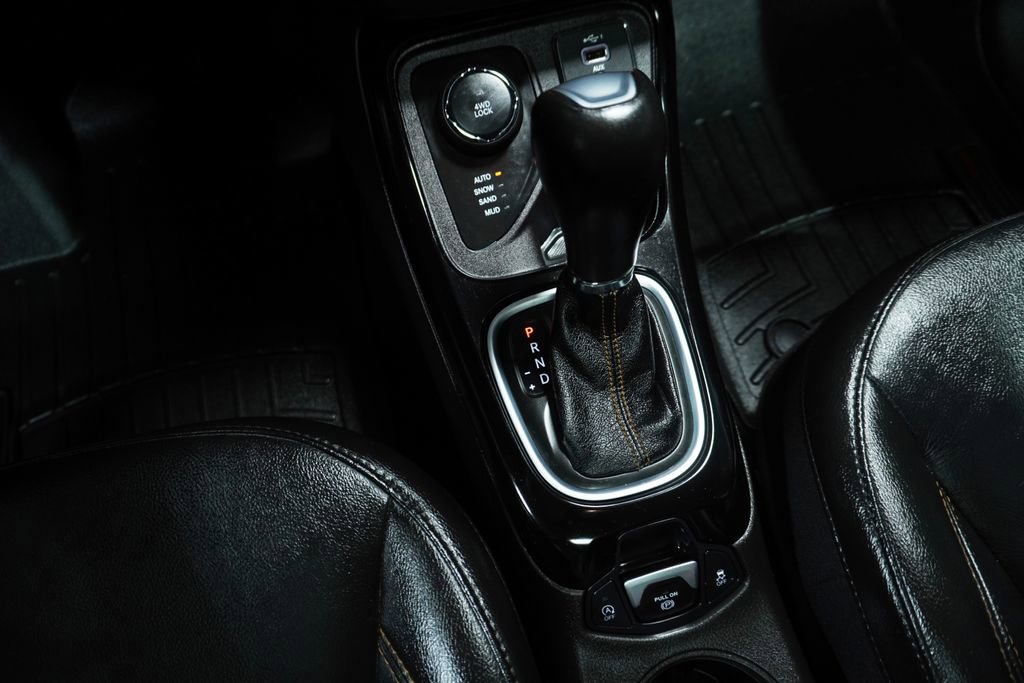 Used 2021 Jeep Compass Limited w/ Sun and Sound Group image 17