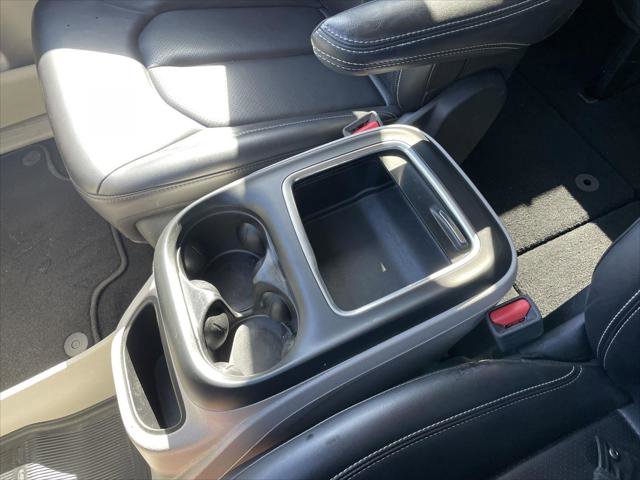 Used 2023 Chrysler Pacifica Touring-L FWD image 34