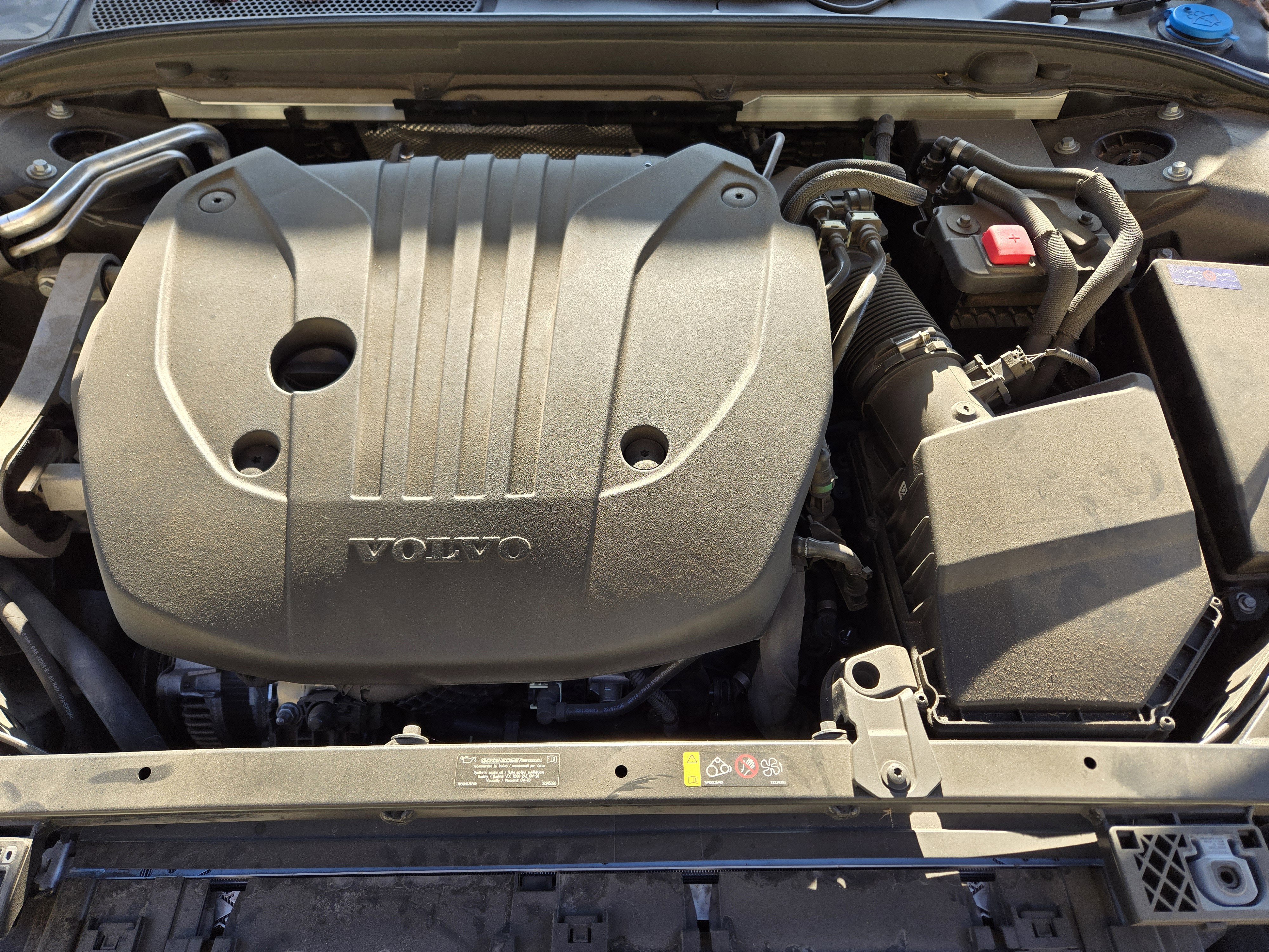 Certified 2023 Volvo V60 B5 Cross Country Plus w/ Climate Package image 42