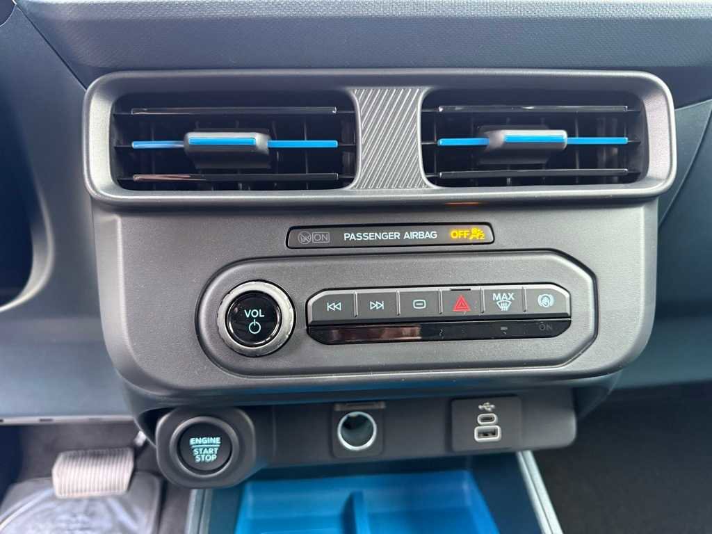 New 2025 Ford Maverick XLT image 13