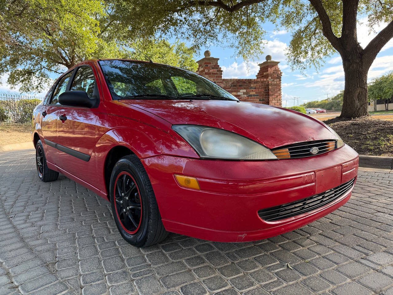 Used 2002 Ford Focus LX FWD image 1