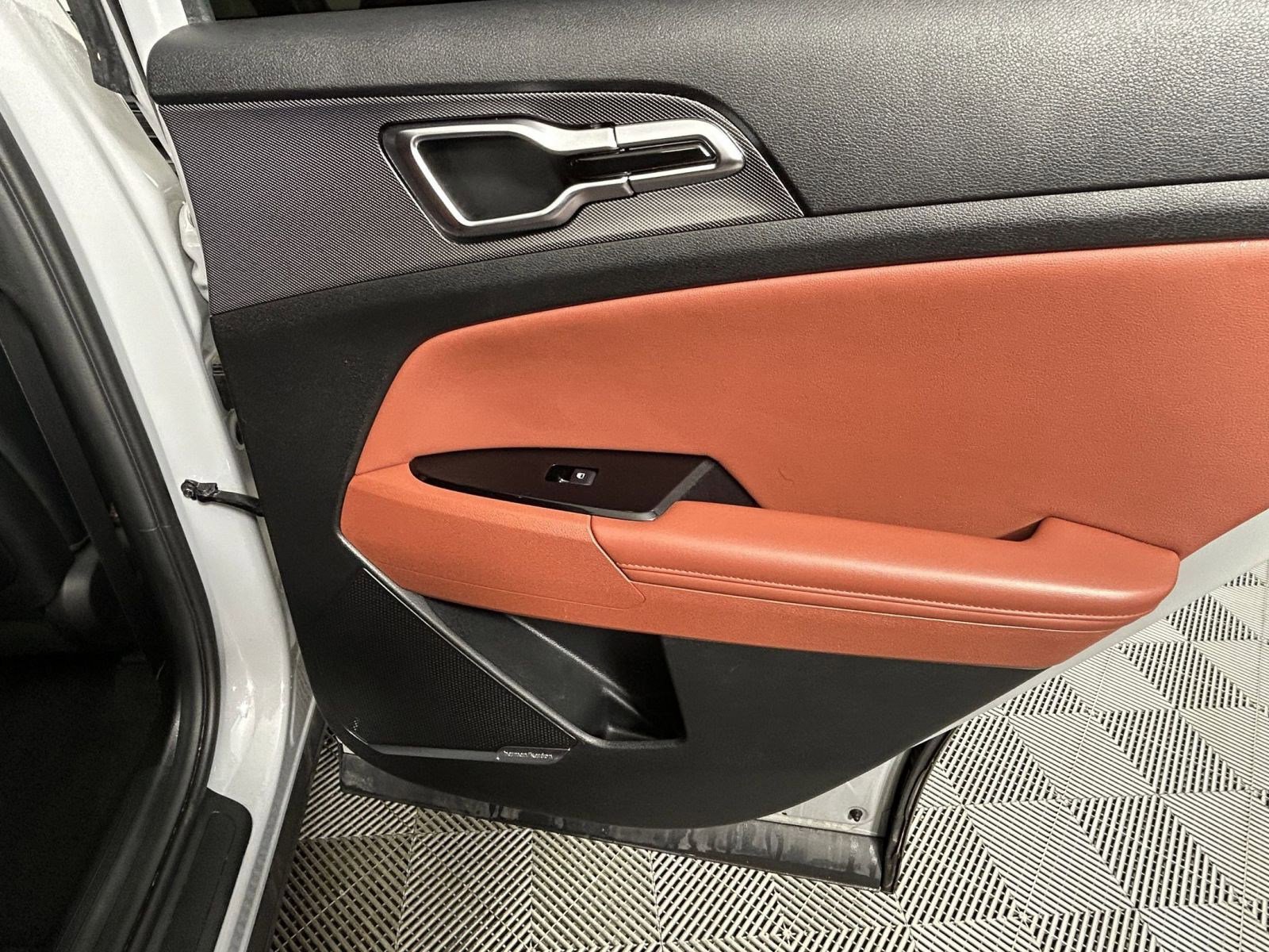 Used 2024 Kia Sportage SX image 16