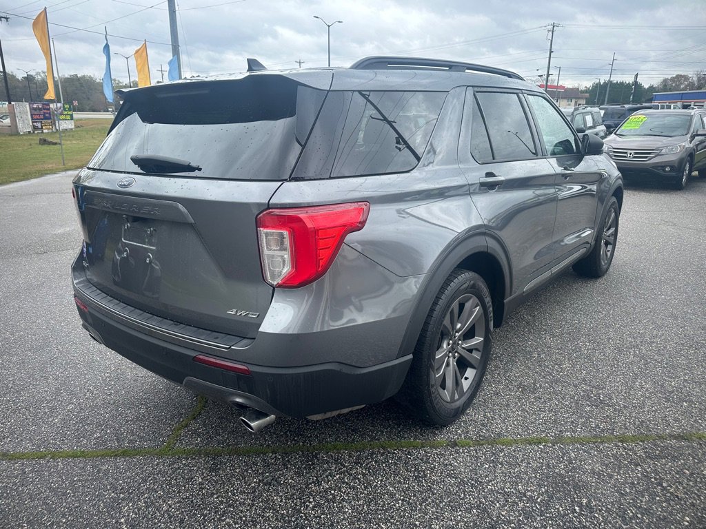 Used 2021 Ford Explorer XLT w/ Equipment Group 202A AWD/4WD image 8