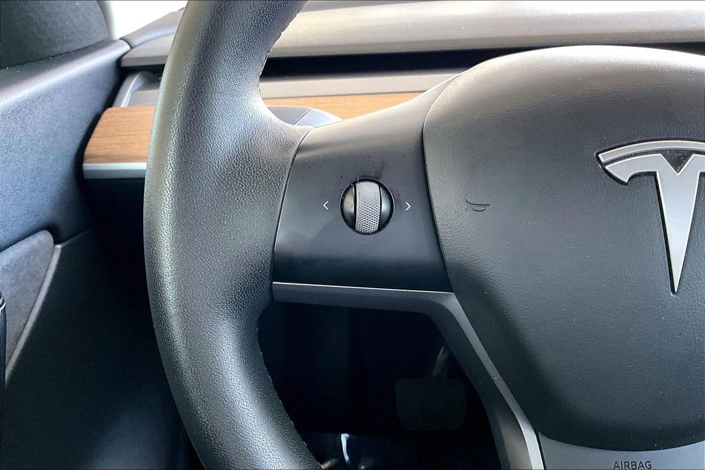 Used 2021 Tesla Model Y Long Range image 11