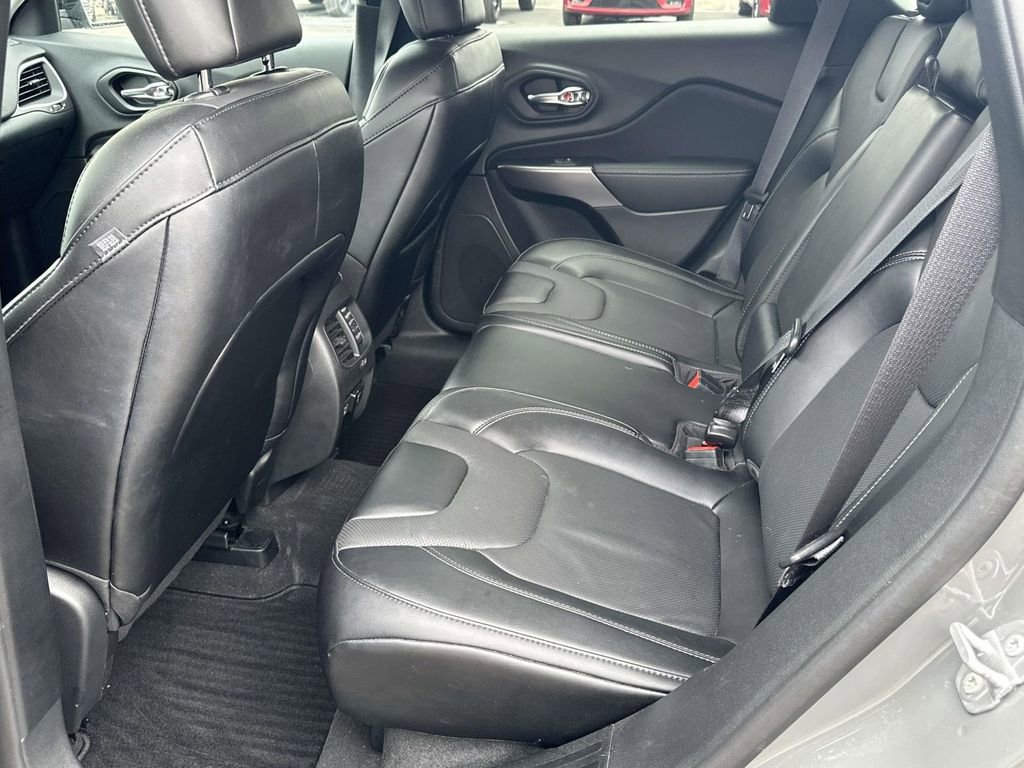 Used 2022 Jeep Cherokee Latitude Lux AWD/4WD image 12