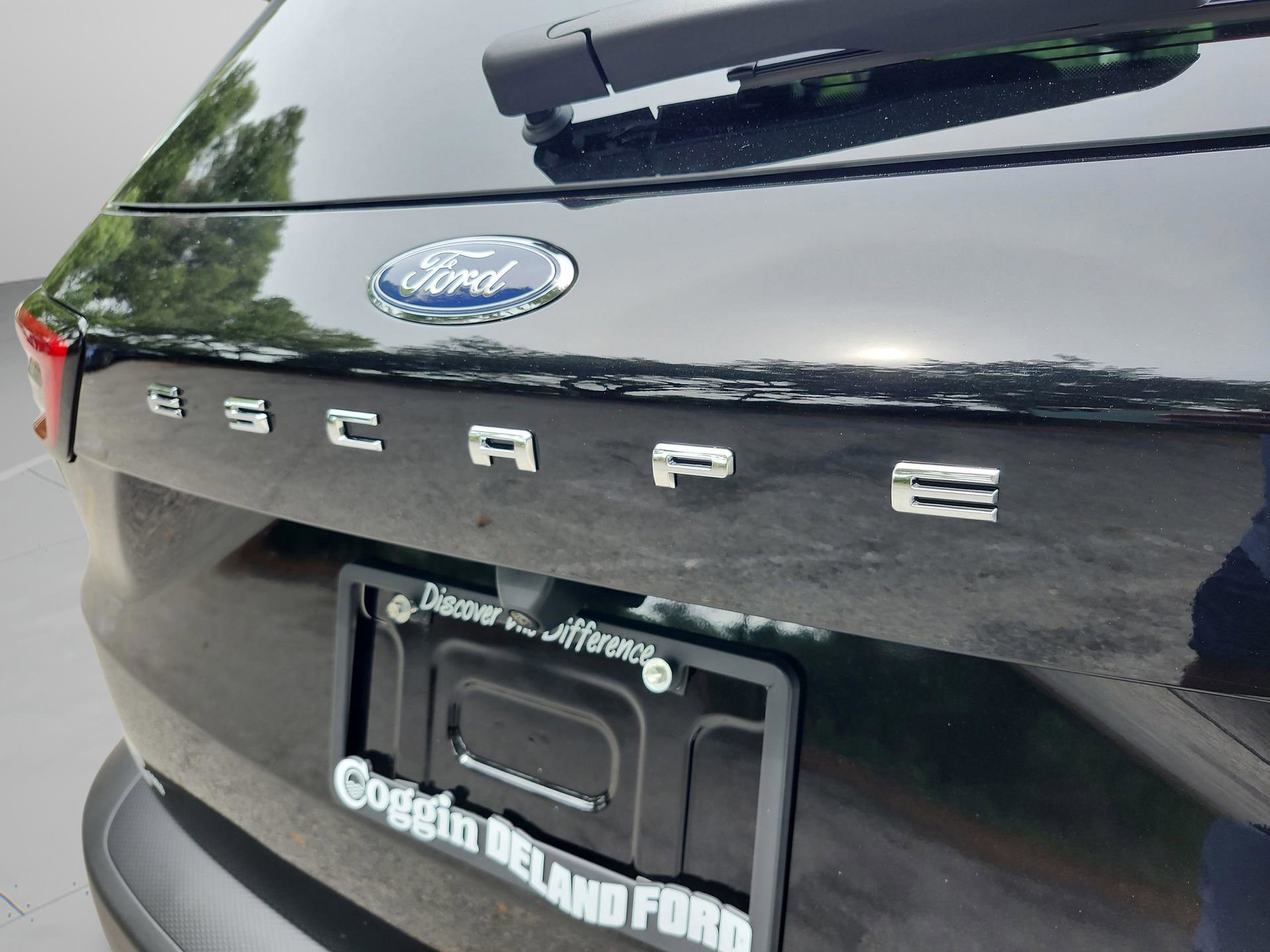 New 2025 Ford Escape SE image 23