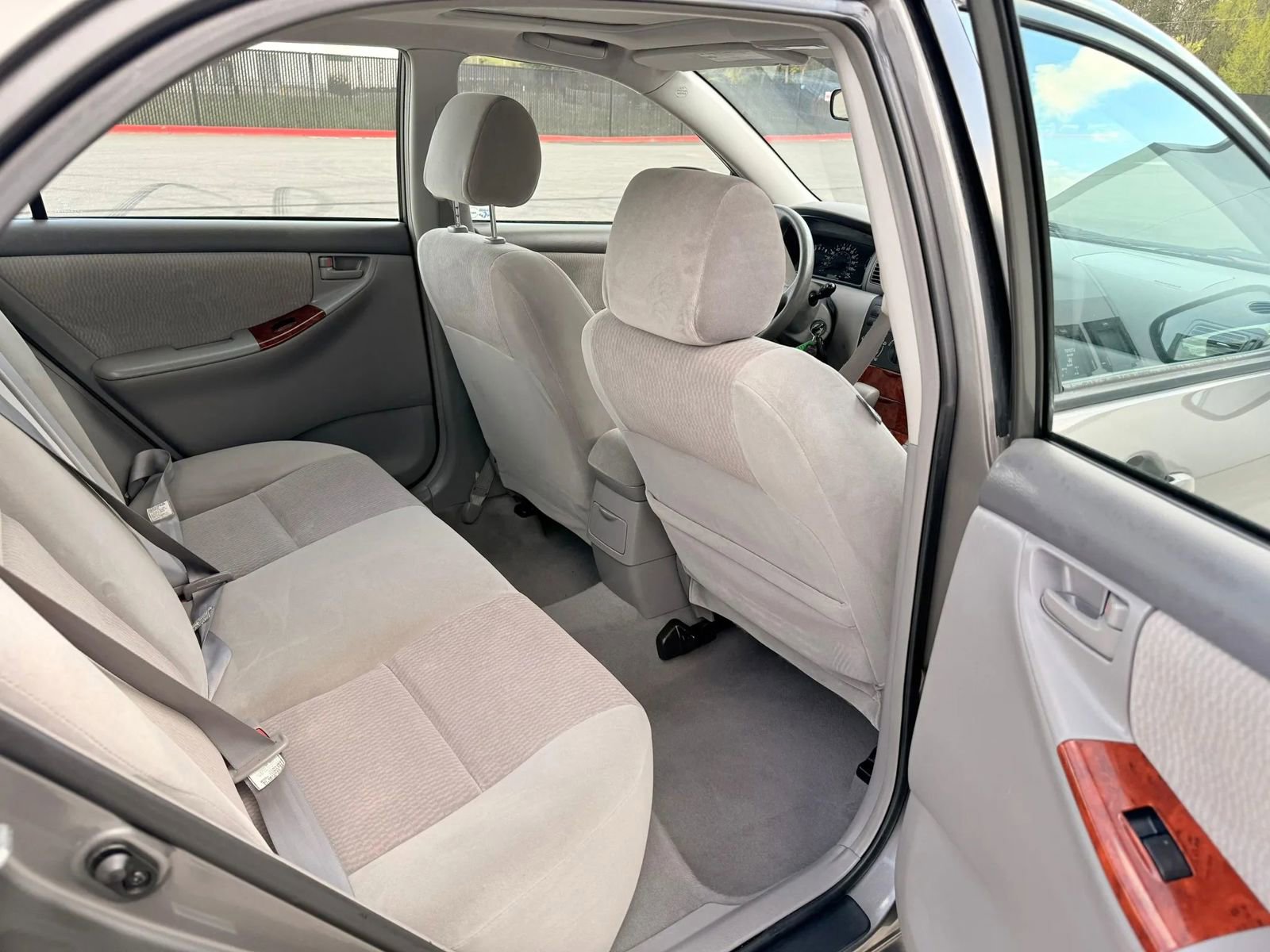Used 2007 Toyota Corolla LE FWD image 12