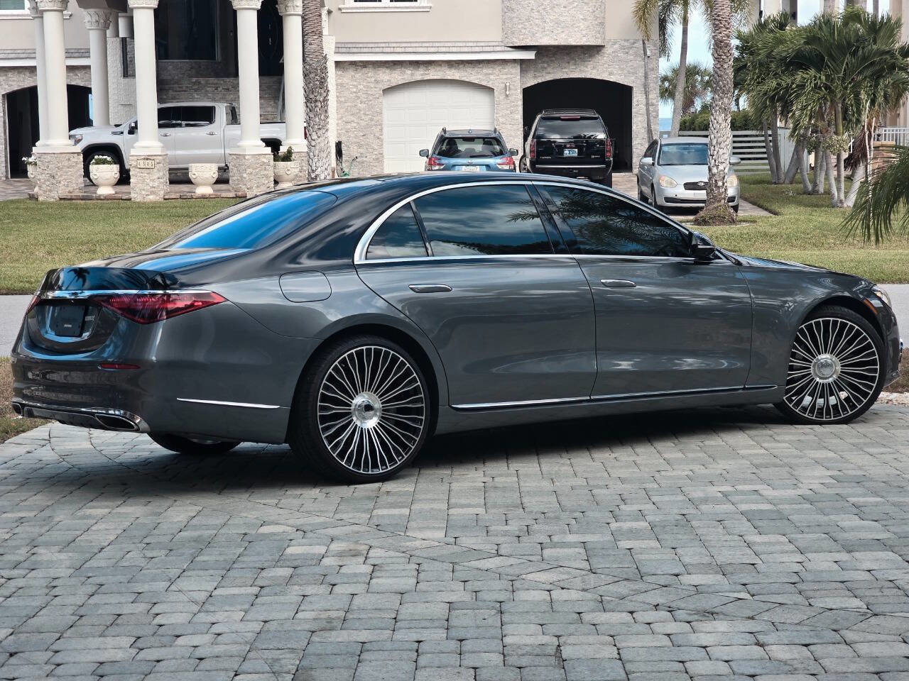Used 2022 Mercedes-Benz S 580 4MATIC Sedan w/ Rear Seat Package image 6