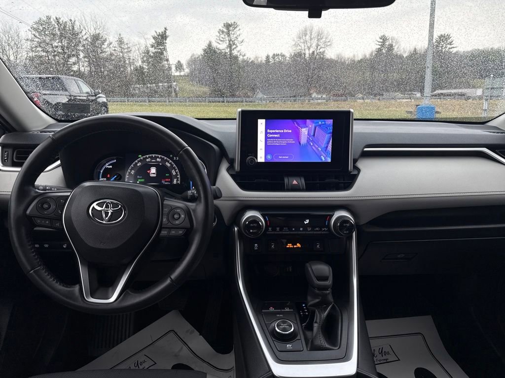 Used 2024 Toyota RAV4 XLE w/ Convenience Package image 9
