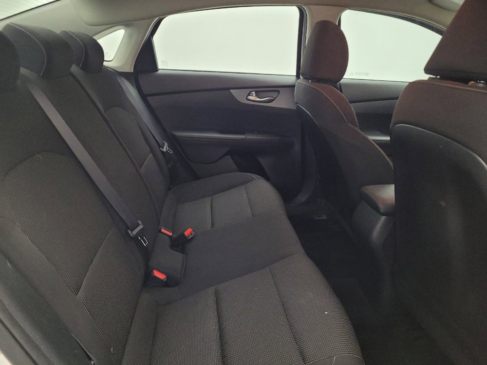 Used 2020 Kia Forte LXS FWD image 19