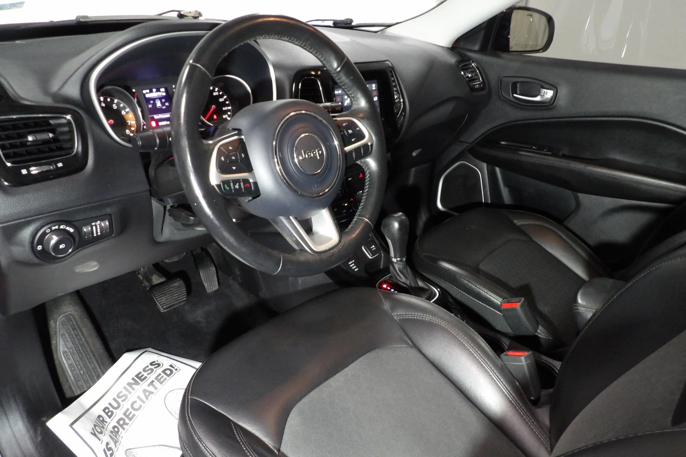 Used 2019 Jeep Compass Latitude AWD/4WD image 10