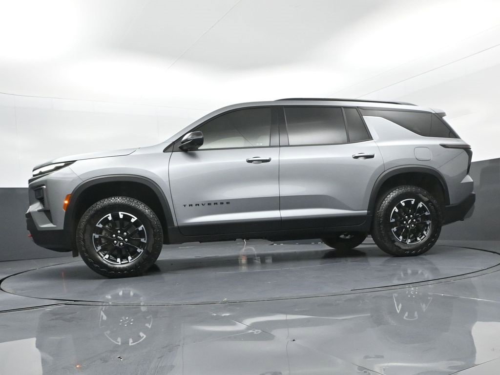 Used 2025 Chevrolet Traverse Z71 w/ Driver Confidence Package image 32