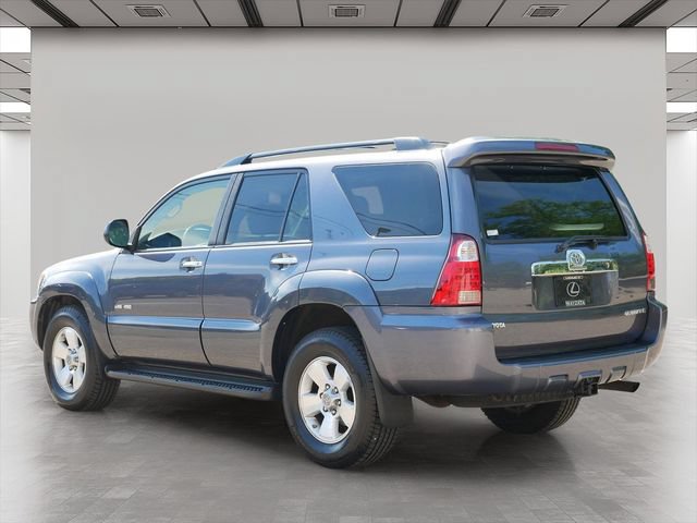 Used 2008 Toyota 4Runner SR5 AWD/4WD image 4